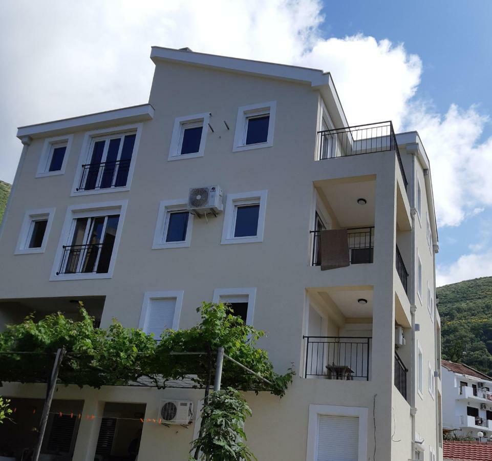 Apartmani Marina Kopitovic Petrovac エクステリア 写真