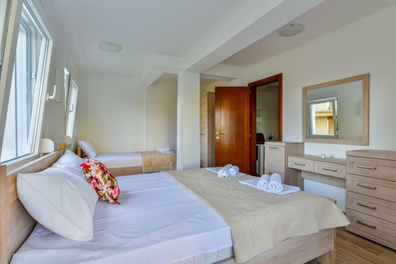 Apartmani Marina Kopitovic Petrovac エクステリア 写真
